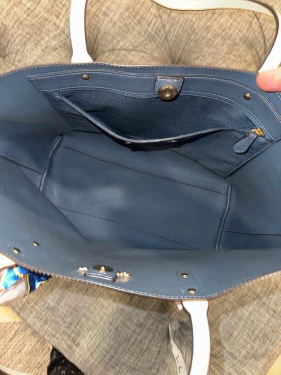 Coach Large Town Tote Chalk Pebbled Leather Off White Tote - Picture 11 of 17